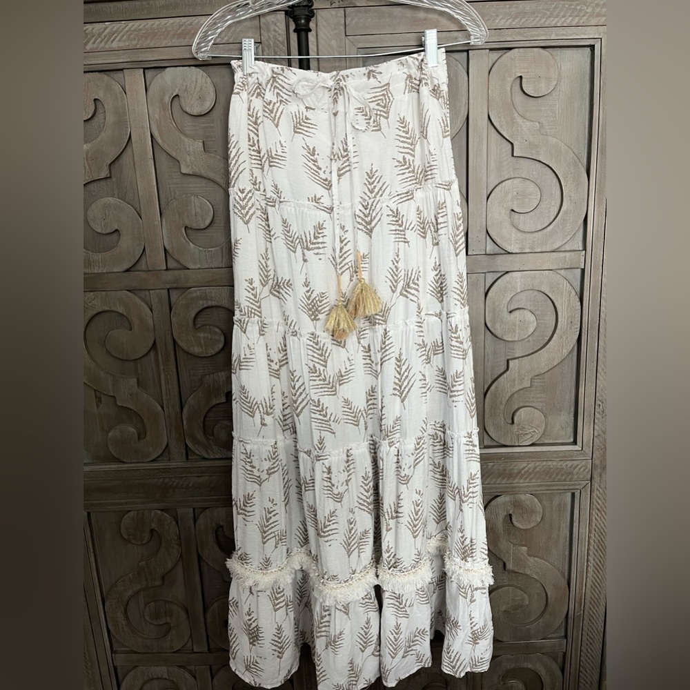 Woman’s skirt size small